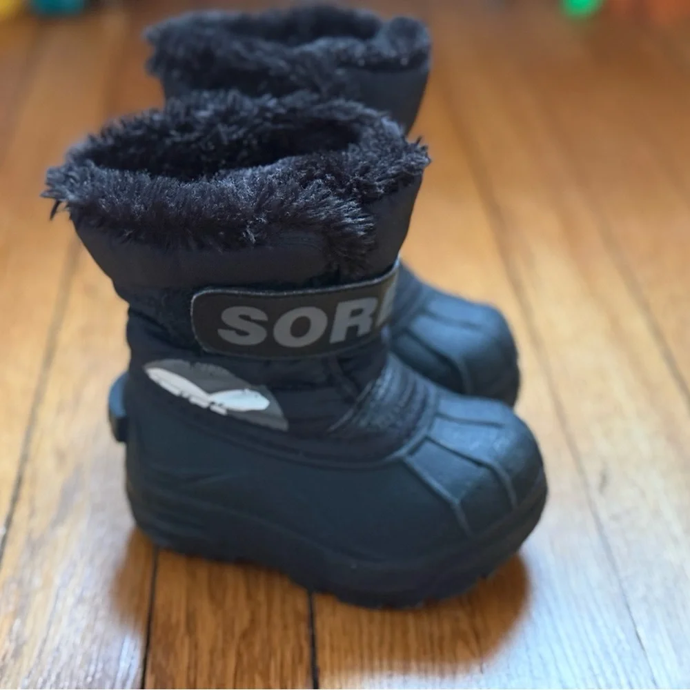 Sorel Black Snow Boots - Size 6
